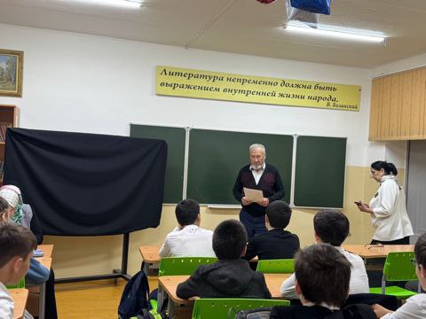 Беседа с обучающимися 7-8 классов «Уступи дорогу поезду».
